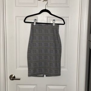 patterned pencil skirt